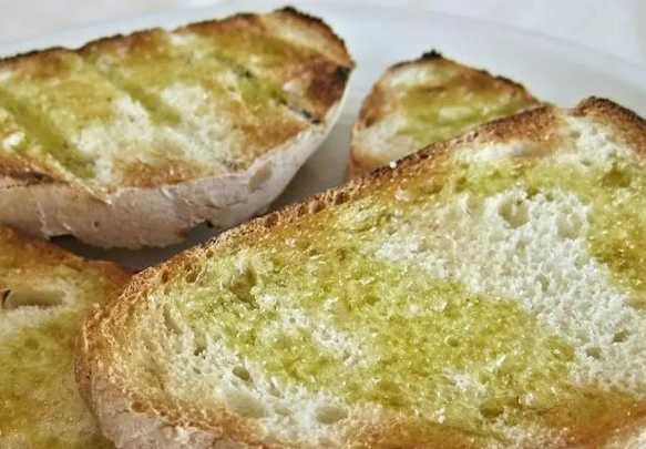 Panaceite, pan con aceite de oliva de Jaén